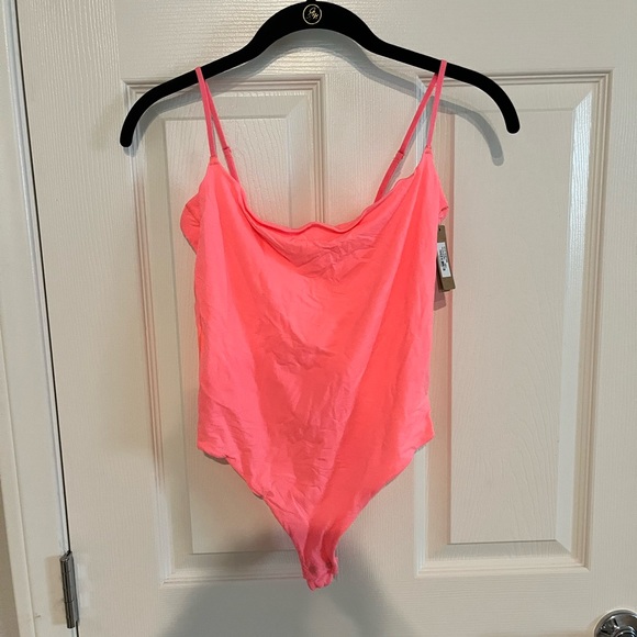SKIMS Tops - SKIMS FITS EVERYBODY CAMI BODYSUIT NWT LARGE